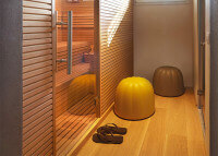 POUF D'EXTERIEUR EN MOUSSE POLYURETHANE BLANC NOIR JAUNE OU GRIS - GELEE PAR R. PAOLI - SLIDE
