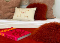 COUSSIN EN FOURRURE D'AGNEAU DE MONGOLIE - TIBET PAR ANGEL DES MONTAGNES