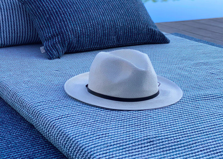 MATELAS DE JARDIN 1 OU 2 PLACES EN POLYPROPYLENE BLEU KAKI OU BEIGE - ARONA PAR ANGEL DES MONTAGNES
