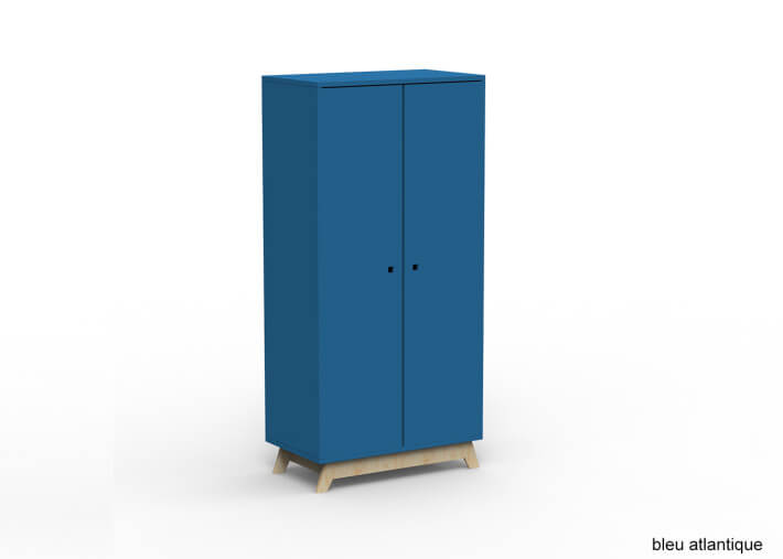ARMOIRE 2 PORTES AVEC PENDERIE ET 6 ETAGERES - 26 COLORIS ET PIEDS EN BOULEAU - MADAVIN PAR MATHY BY BOLS