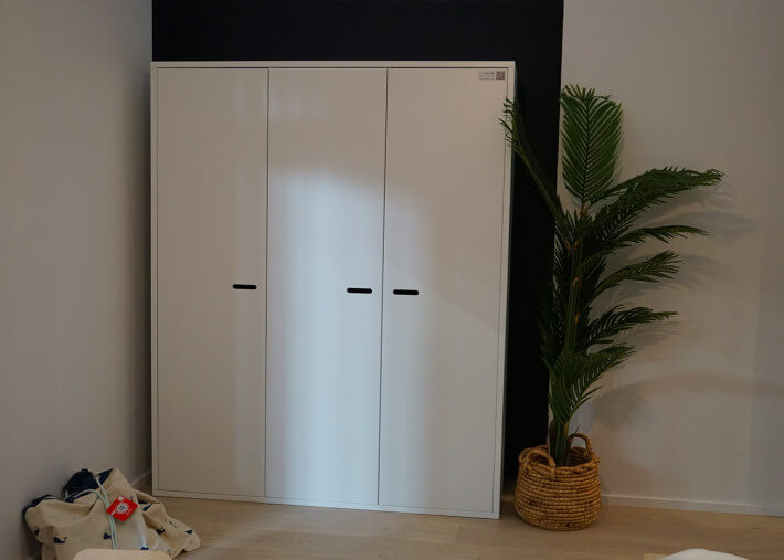 ARMOIRE 3 PORTES DESIGN AVEC 2 PENDERIES ET 9 COMPARTIMENTS - 26 COLORIS AU CHOIX - MADAKET PAR MATHY BY BOLS