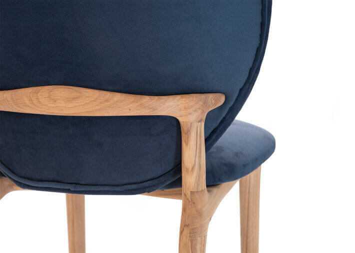 CHAISE DE TABLE EN CHENE FRENE OU NOYER ET TEXTILE COLORE - HOYA PAR SZYSZKA DESIGN