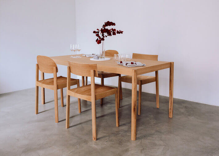 TABLE DE REPAS DESIGN SOBRE ET INTEMPOREL EN CHENE - L 160 OU 180 - CITIZEN PAR EMKO
