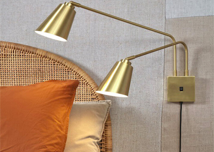 APPLIQUE MURALE EN METAL DORE OU NOIR AVEC 2 ABAT-JOUR ORIENTABLES - BREMEN PAR IT'S ABOUT ROMI