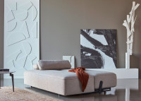 CANAPE LIT EPAIS ET CONFORTABLE BLEU OU GRIS AVEC PIEDS EN METAL CHROME SUPREMAX PAR INNOVATION LIVING