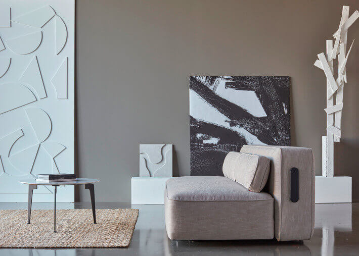 CANAPE LIT EPAIS ET CONFORTABLE BLEU OU GRIS AVEC PIEDS EN METAL CHROME SUPREMAX PAR INNOVATION LIVING