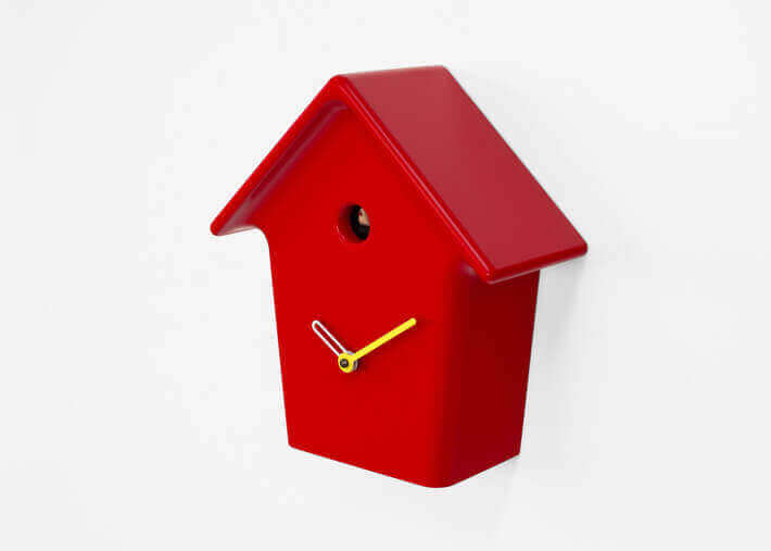 HORLOGE A COUCOU DESIGN EN BOIS LAQUE NOIR BLANC OU ROUGE - MOCHI MOCHI PAR PROGETTI
