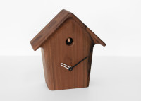 HORLOGE A COUCOU EN BOIS DE NOYER NATUREL - MOCHI MOCHI PAR PROGETTI