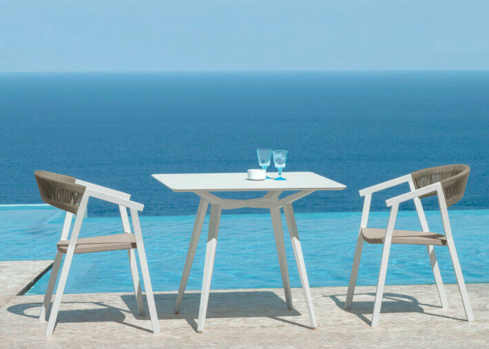 SET DE 4 FAUTEUILS DE TABLE D'EXTERIEUR EN ALUMINIUM CORDE ET TISSU GRIS OU BLANC - KEY PAR TALENTI