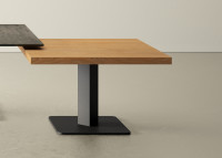 TABLE BASSE AVEC PLATEAU CARRE EN STRATIFIE 6 COULEURS ET PIED EN ACIER 4 COULEURS - IBERO MINI PAR CANCIO