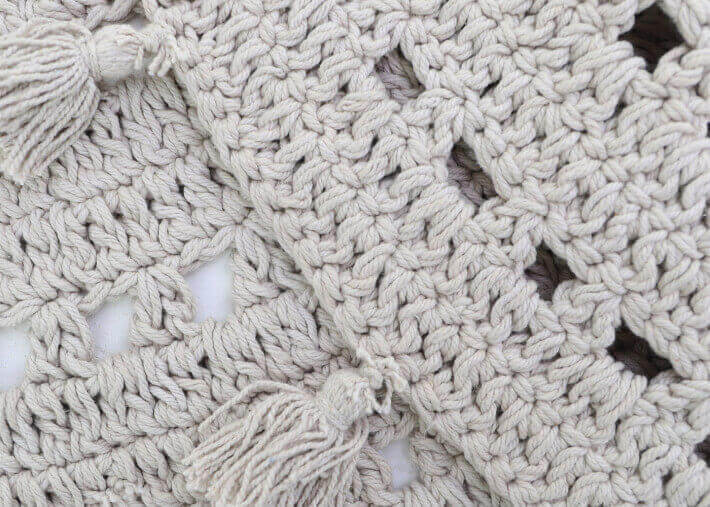 TAPIS ROND EN CROCHET 100% COTON GRIS PERLE VERT OU ROSE LIEGE - NILA PAR NATTIOT