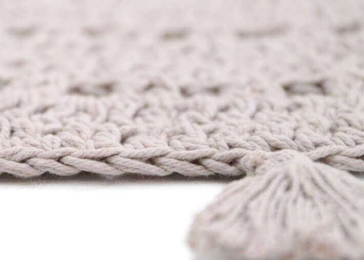 TAPIS ROND EN CROCHET 100% COTON GRIS PERLE VERT OU ROSE LIEGE - NILA PAR NATTIOT