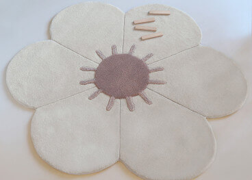 TAPIS ORIGINAL 100% LAINE TUFTE FORME FLEUR ECRUE ET NOISETTE - DAISY PAR NATTIOT 2