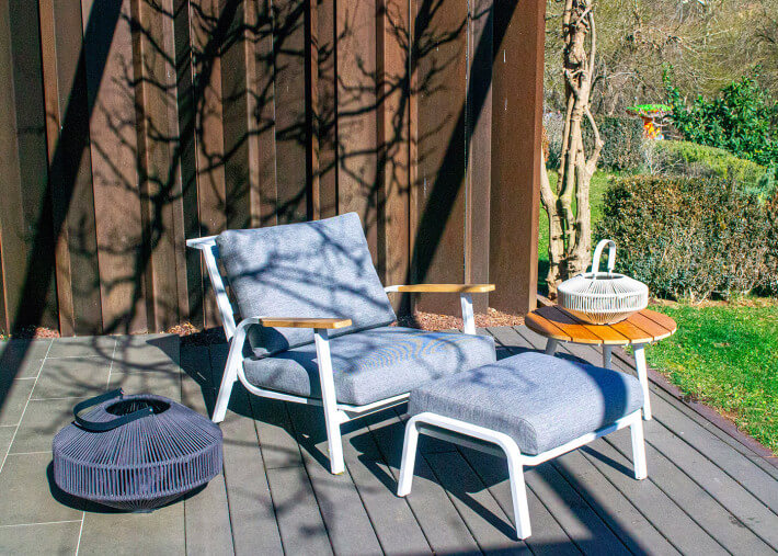 REPOSE-PIED OU TABOURET EN ALUMINIUM ET TEXTILE OUTDOOR GRIS OU BLANC - DANDY PAR GARDEN ART