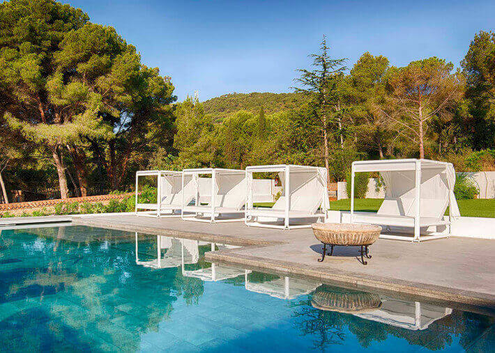 Daybed baldaquin design en alu et toile nautic...