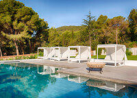 Daybed baldaquin design en alu et toile nautic - Ibiza par Ezpeleta