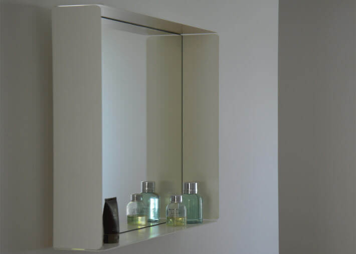 Miroir design en acier noir ou blanc 50x50 ou...
