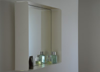 Miroir design en acier noir ou blanc 50x50 ou 80x50 Look Jankurtz