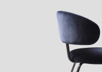 Chaise en metal noir et assise en tissu ou cuir - birba par livoni