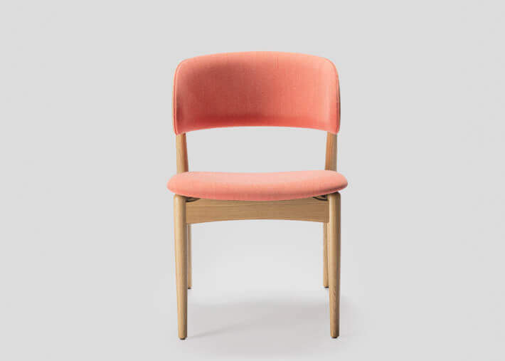 Chaise moderne et tendance en frene et tissu ou...