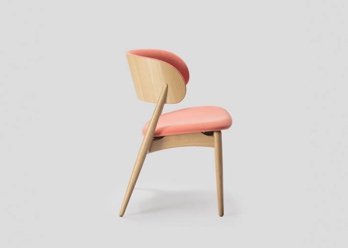 Chaise moderne et tendance en frene et tissu ou...