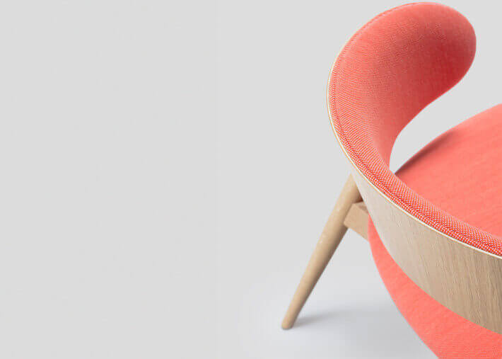 Chaise moderne et tendance en frene et tissu ou...