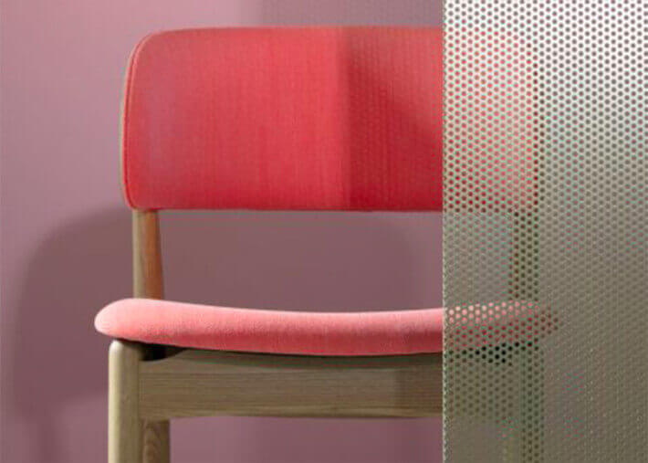 Chaise moderne et tendance en frene et tissu ou...