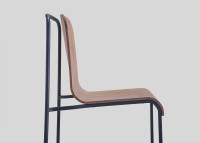 Chaise originale en metal et contreplaque de frene - mue par livoni
