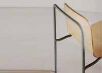 Chaise originale en metal et contreplaque de frene - mue par livoni