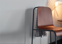 Chaise originale en metal et contreplaque de frene - mue par livoni