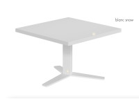 Table basse plateau stratifie et pied tripode Peliccan mini par Cancio
