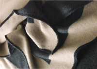 Plaid Bergamo en cachemire et laine double face – Franz Barth