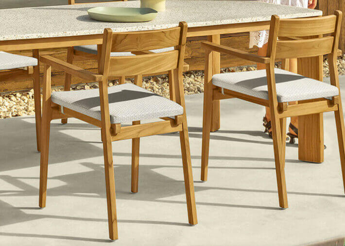 Table de repas de jardin en teck et terrazzo...