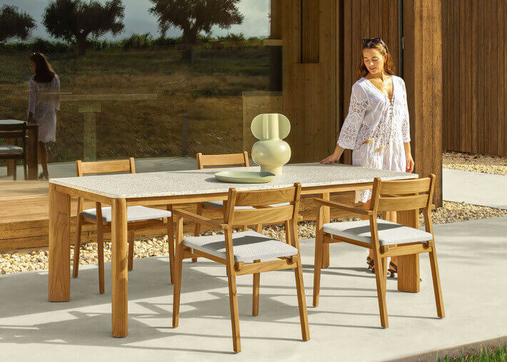 Table de repas de jardin en teck et terrazzo...