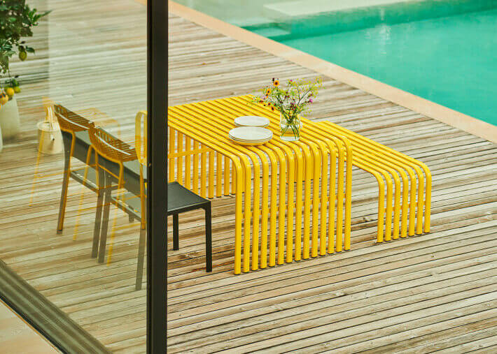 Table  de repas de jardin en acier jaune 120x80...