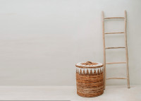 Echelle de rangement tendance en teck naturel - Tulum par Bazar Bizar