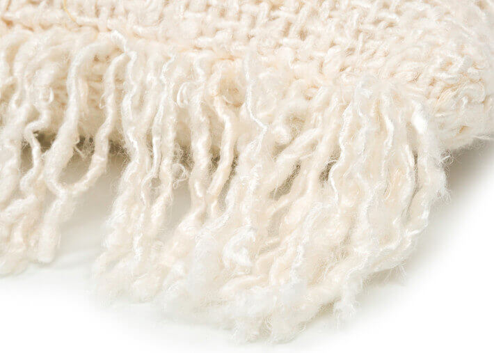 Housse de coussin carre crème à franges - Oh My...