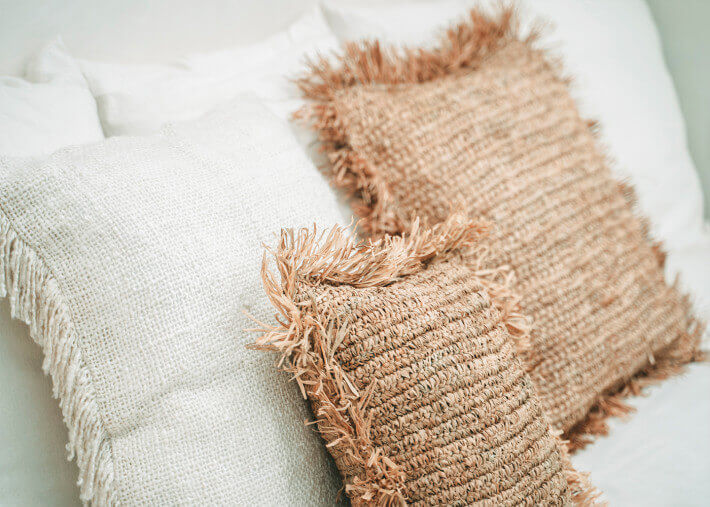 Housse de coussin carre crème à franges - Oh My...