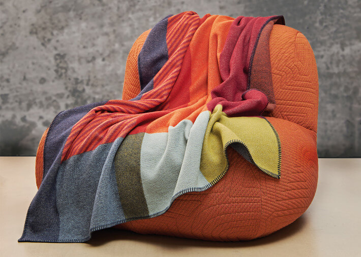 Plaid Montreal Eagle Products en laine vierge au design graphique