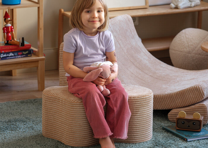 Pouf enfant original en velours beige ou...