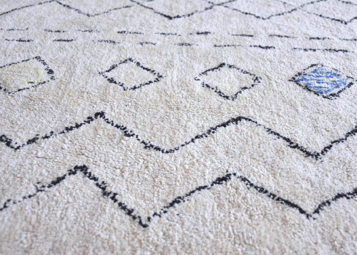 Tapis ivoire et motifs multicolores seabert -...