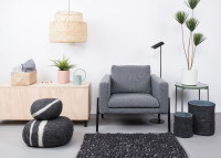 Tapis rectangulaire en boules de feutre de laine grise Kurt par MyFelt