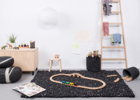 Tapis rectangulaire en boules de feutre de laine grise Kurt par MyFelt
