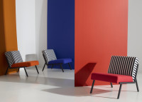 Fauteuil design en tissu rouge orange bleu - Vikko Innovation living