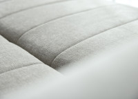 Canapé lit confortable avec accoudoirs - Akello Arms Innovation Living