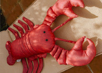 Coussin de jardin original forme homard rouge - Vilebrequin et MX Home