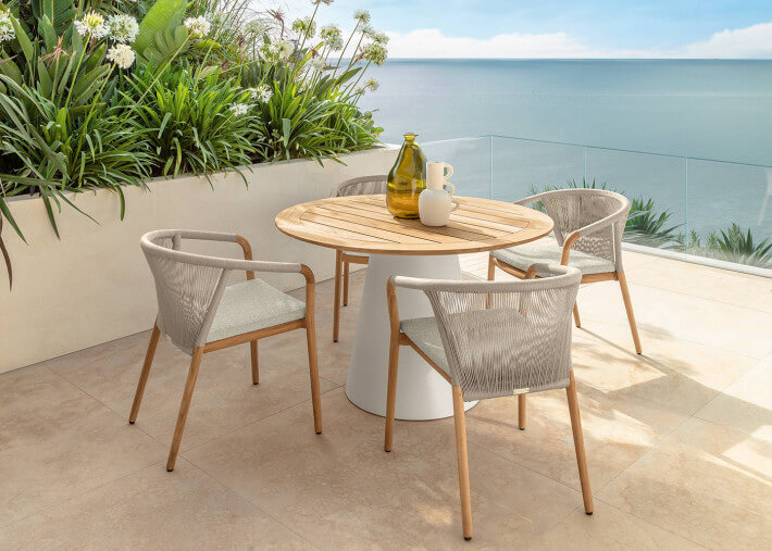 Fauteuil de table d'extérieur en teck et corde...