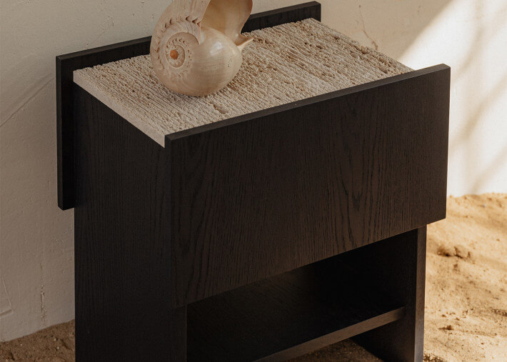Table de nuit en chêne et marbre - Noto par...
