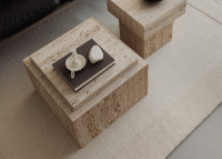 Table d'appoint en marbre Travertin - Bari par Un'Common