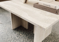 Table d'appoint en marbre Travertin - Tatoo par Un'Common